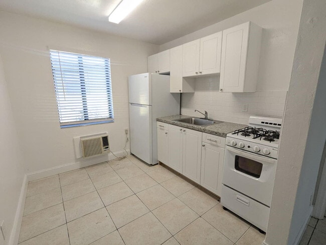 Building Photo - 2238 Fillmore St