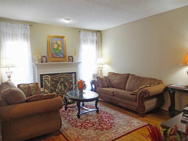 Foto del edificio - 5911 Woodway Place Ct
