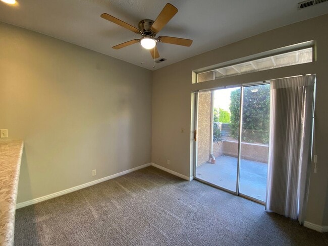 Foto del edificio - LOWER LEVEL 1 BEDROOM CONDO FOR RENT