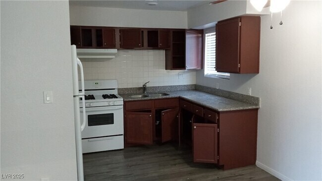 Foto del edificio - 4360 Twin View Cir