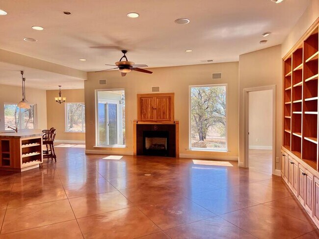 Foto del edificio - 20202 Big Spring Dr