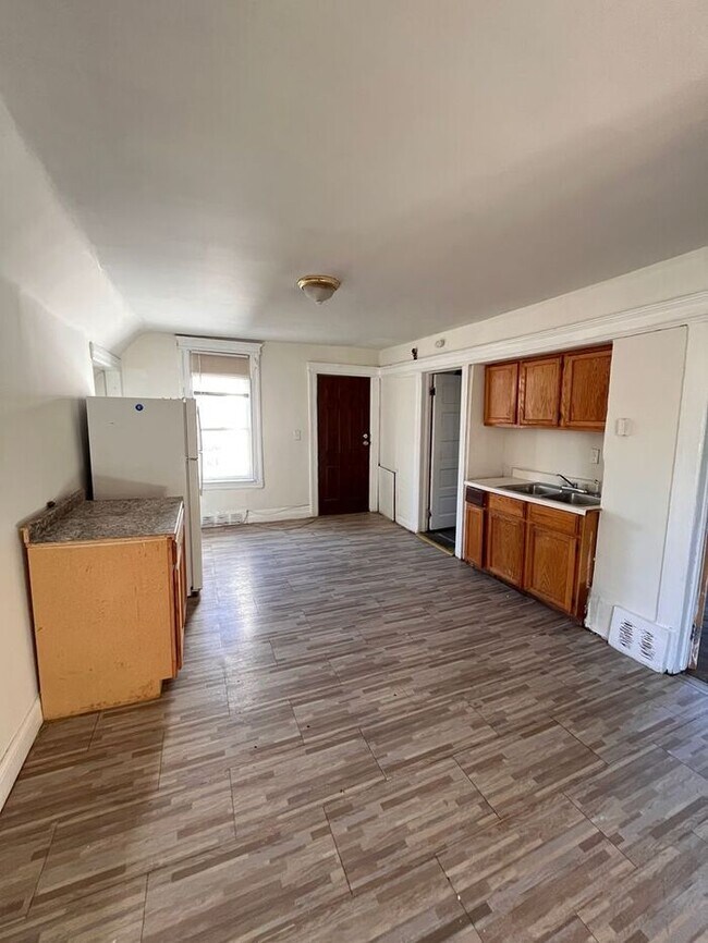 Foto del edificio - Cozy 2-Bedroom Apartment in Prime Location...