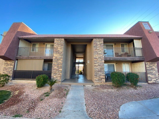 Primary Photo - 4450 Sandy River Dr