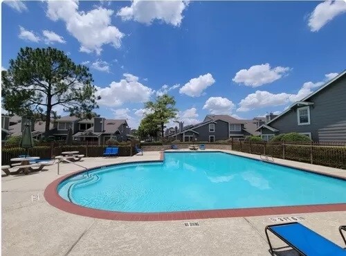 Foto del edificio - 6321 Cattails Ln