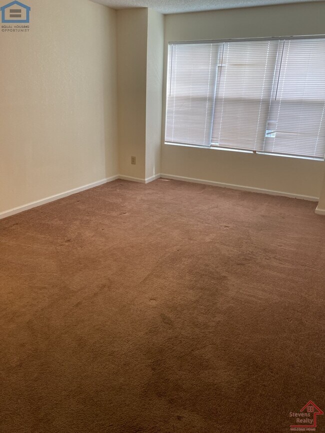 Building Photo - 430 Oriole Dr