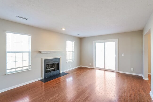 Building Photo - 901 Bexhill Ct S