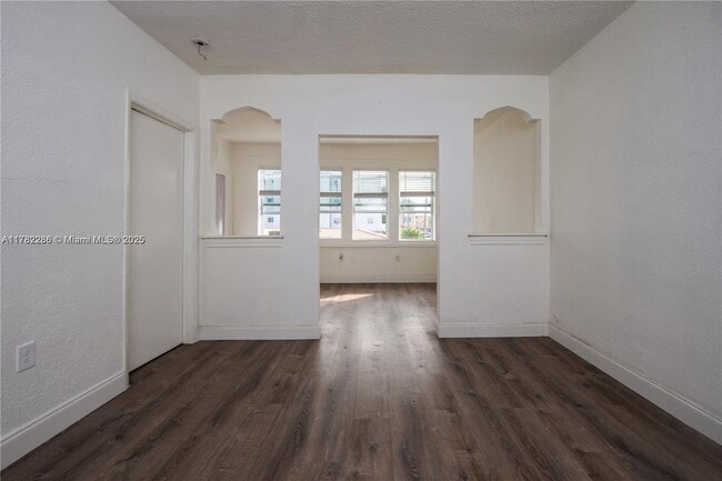 Foto del edificio - 501 SW 6th Ct