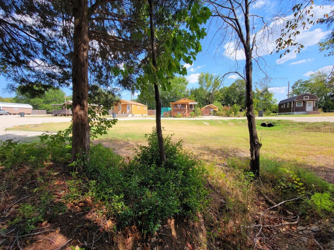 Building Photo - Efficient 1 Bed, 1 Bath cabin house near C...