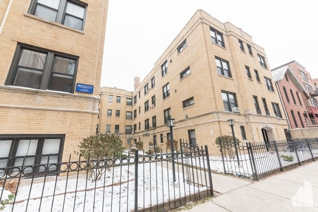Building Photo - 2840 N Orchard St