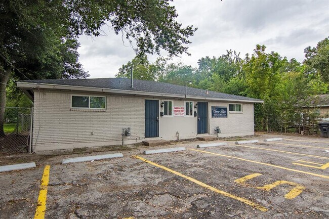 Building Photo - 5124 Clover St