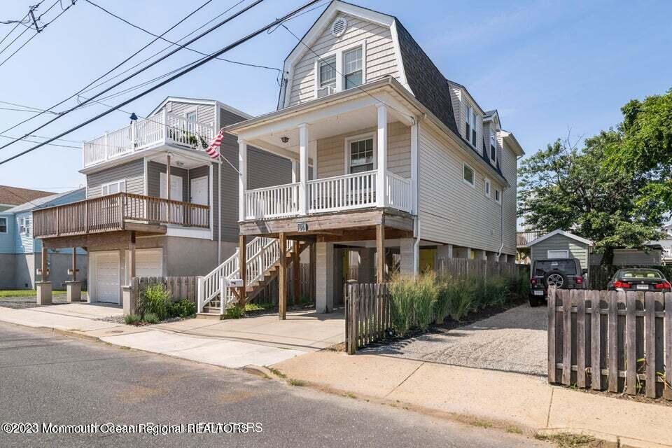 Primary Photo - 56 Barberie Ave