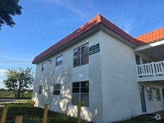 Building Photo - 405 SW 13th Pl
