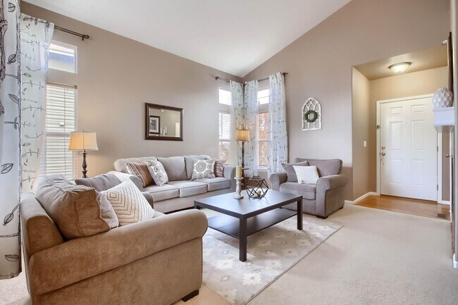 Building Photo - Highlands Ranch Spacious 3 bed 2.5 bath