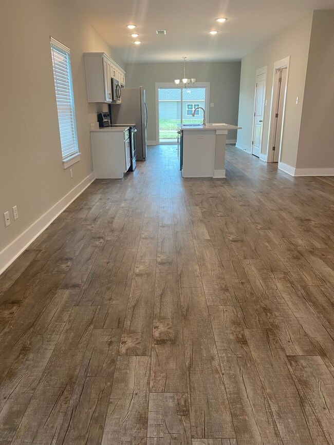 Building Photo - 3 Bedroom, 2 Bath Home in Valley View - PR...