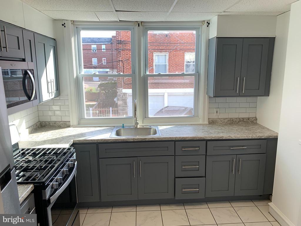 Primary Photo - 4135 Gilham St