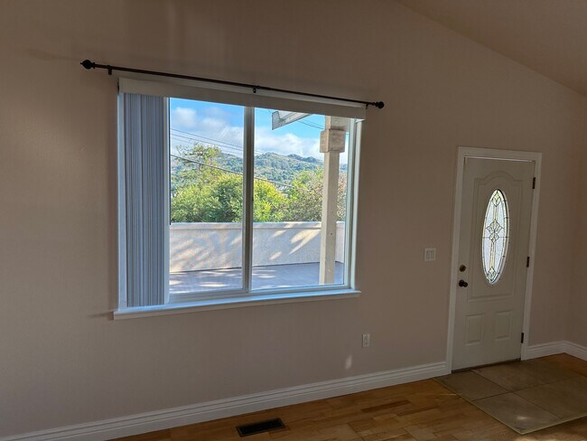 Building Photo - 4273 Santa Rita Rd