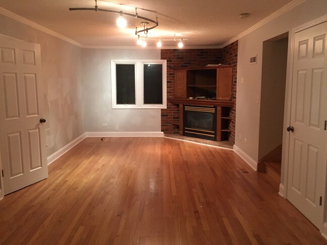 Foto del edificio - 3406 Peacock Ln
