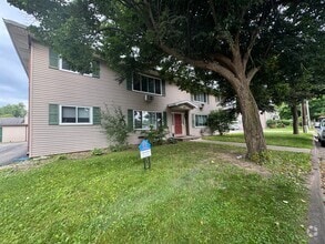 Building Photo - 909 Genrich St