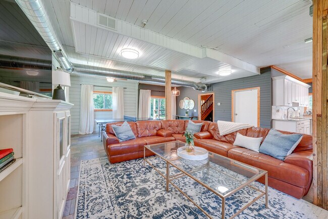 Building Photo - 27W172 Galusha Ave