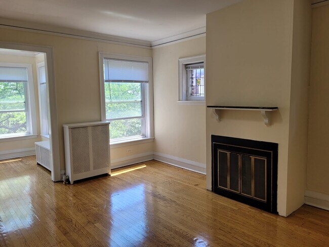 Foto del edificio - 1220 W Columbia Ave