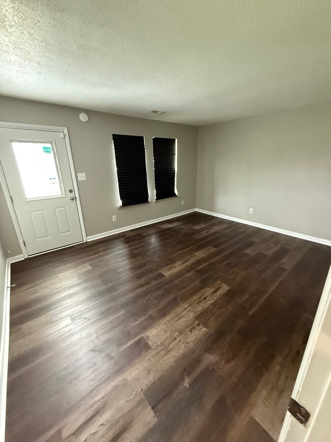 Living Room - 22235 Hood St