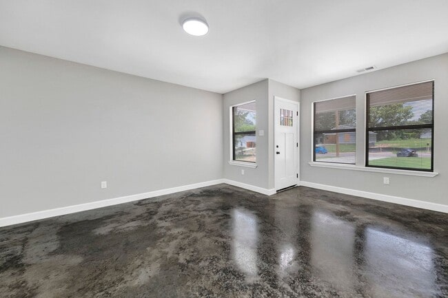Building Photo - New Rental Opportunity in Memphis!