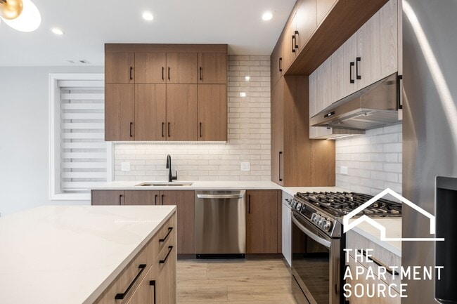 Building Photo - 2355 W Flournoy St