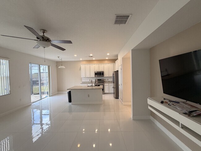 Foto del edificio - 1112 Pine Ridge Dr