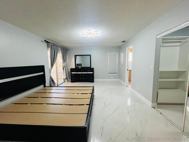 Foto del edificio - 12623 SW 8th Ct