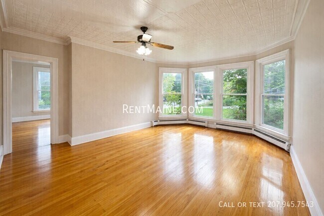 Foto del edificio - 445 Main St