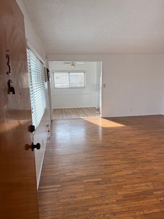 Foto del edificio - 3632 Greenfield Ave