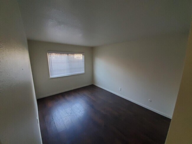 Building Photo - 705 Camanche Ln