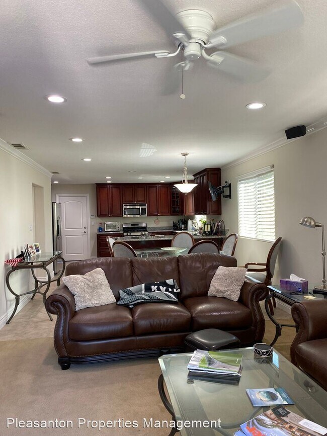 Foto del edificio - 3 br, 2 bath House - 430 Olivina Ave
