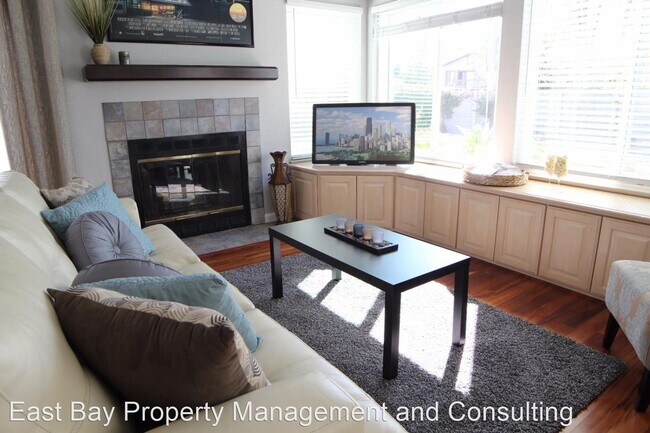 Building Photo - 3 br, 2.5 bath House - 39061 Applegate Ter...