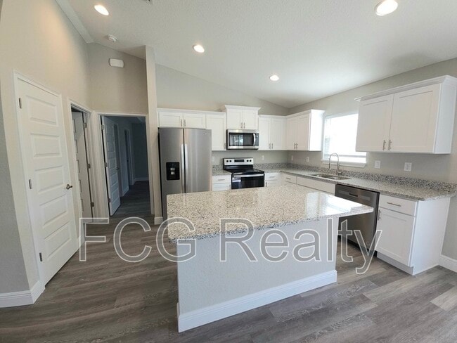 Building Photo - 85 Oak Circle Pass