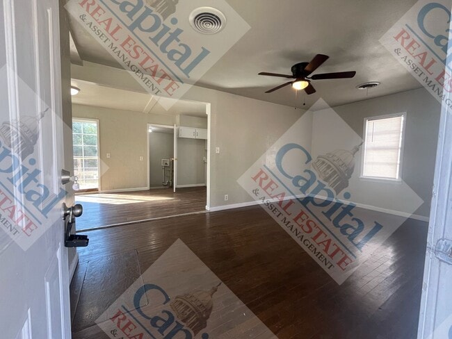 Photo - Cute and Cozy House