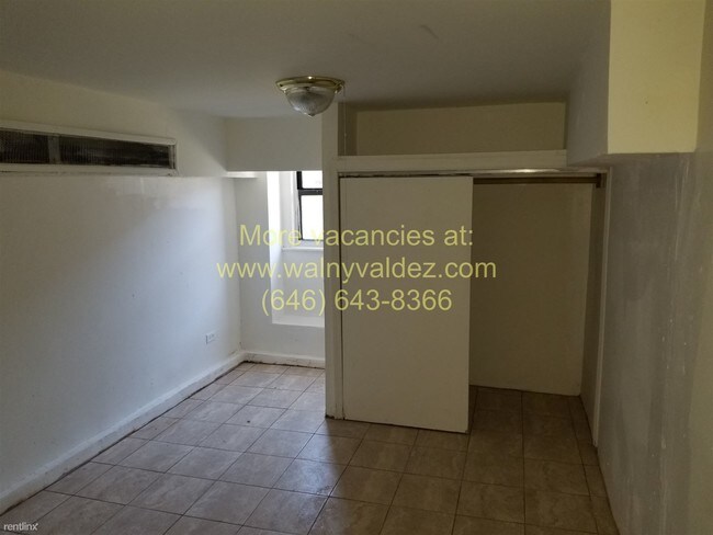 Building Photo - 4 br, 1 bath  - 2341 Andrews Ave
