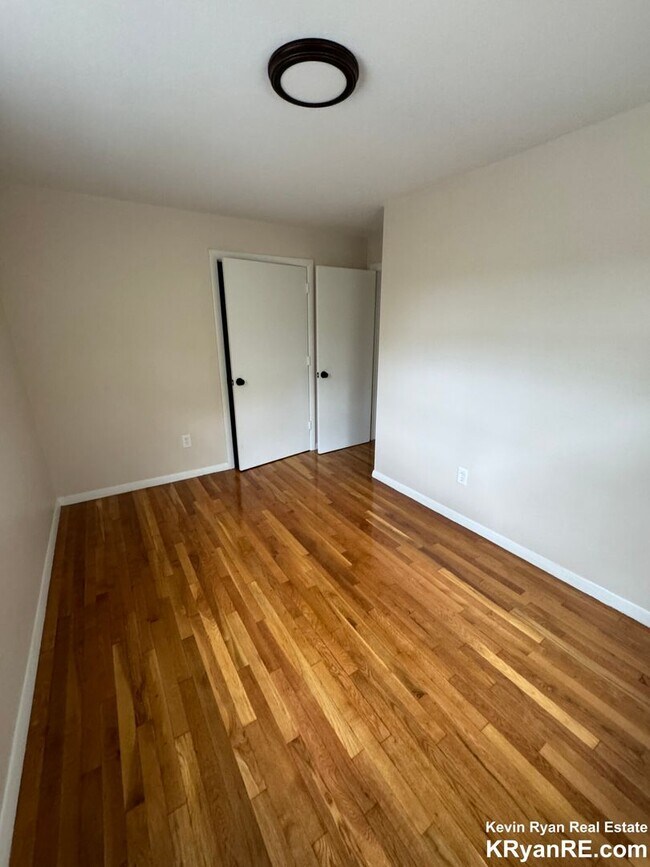 Foto del edificio - Newly renovated 2 bed with an office avail...