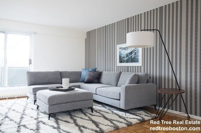 Building Photo - 175 Freeman St