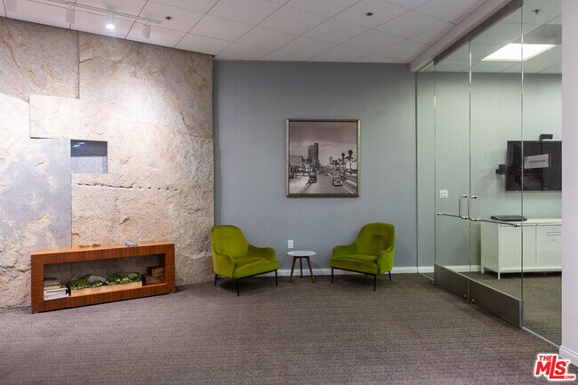 Building Photo - 3785 Wilshire Blvd
