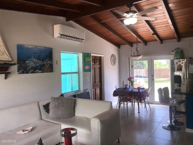 Foto del edificio - 2 br, 1 bath House - 1032 SW 22nd Ave