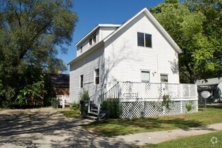 Building Photo - 654 E Isabella Ave