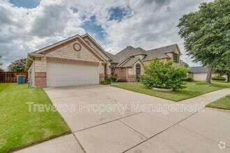 Building Photo - 12209 Maplewood Dr
