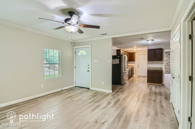Building Photo - 3 br, 2 bath House - 3008 Van Horn Avenue ...