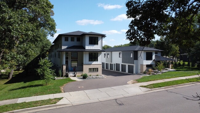 Building Photo - Theodora Rowhomes