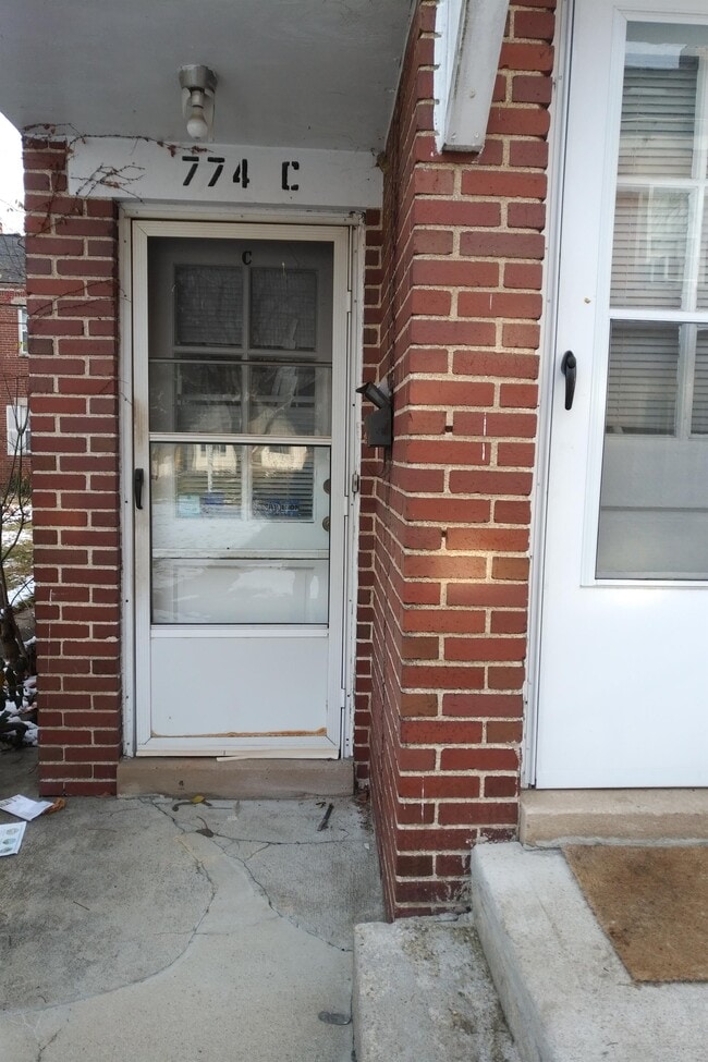 Building Photo - 774 S Chesterfield Rd