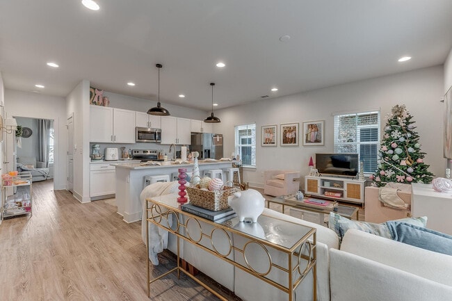 Mitchell Yards - Mitchell Yards Apartments