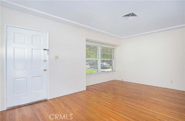 Foto del edificio - 1562 Riverside Dr