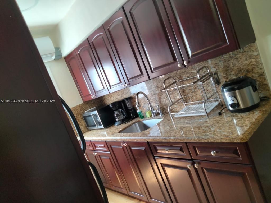 Foto principal - 4015 Indian Creek Dr
