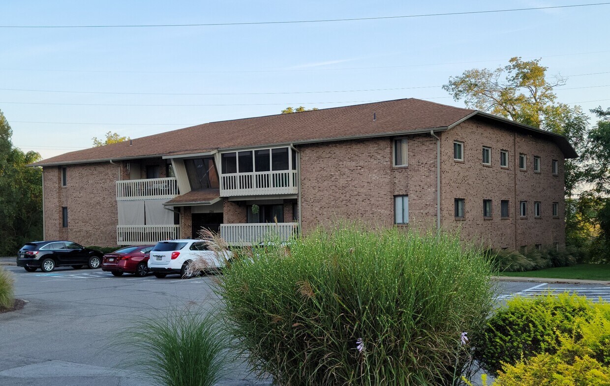 Building front - 1264 Norberry Ct